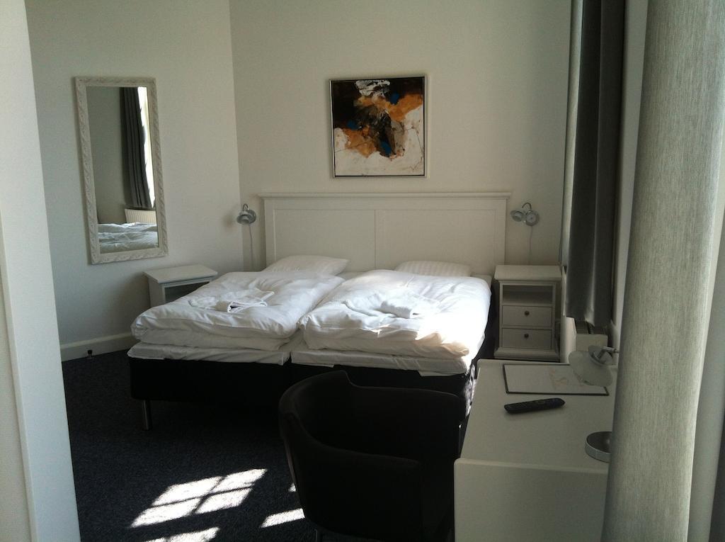 Hotel Posthuzed Rønne Стая снимка
